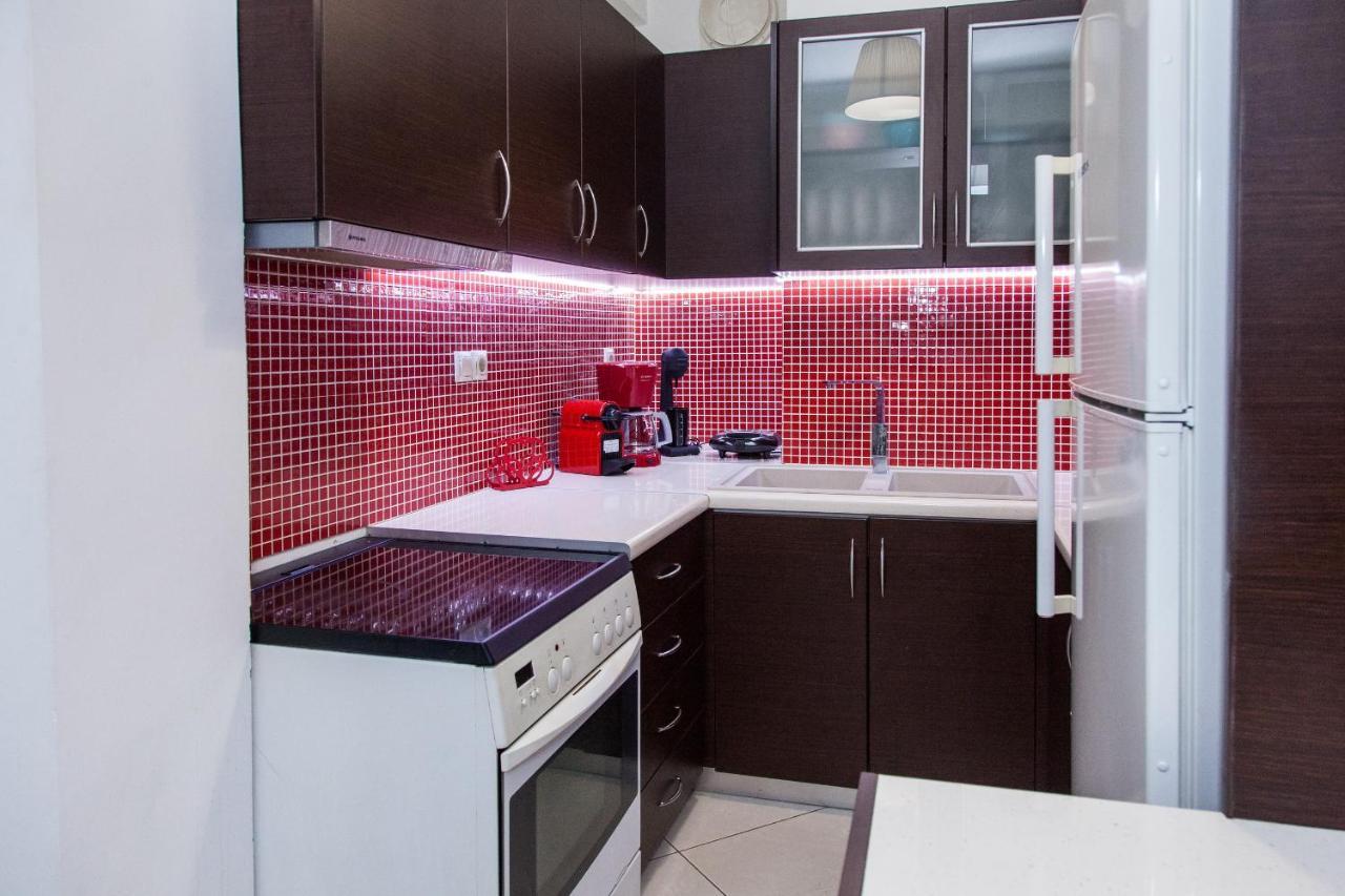 Апартаменты Beautiful New Decorated Apt In Афины Экстерьер фото