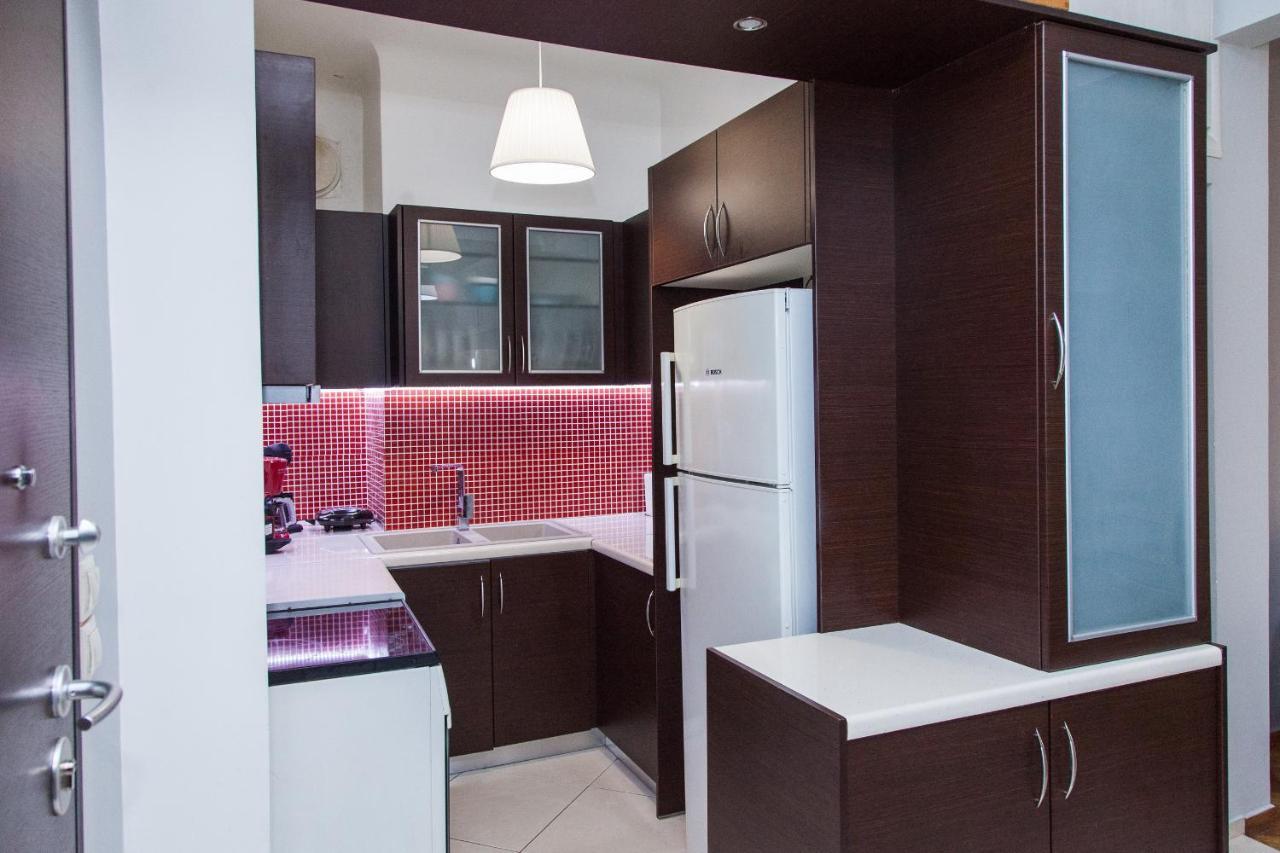 Апартаменты Beautiful New Decorated Apt In Афины Экстерьер фото